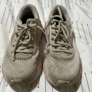 Brooks Ghost Max running shoes